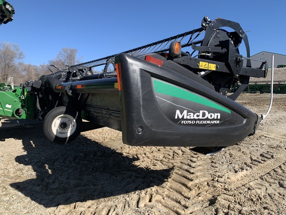 https://photos.machinefinder.com/82/9389782/64258985_large_89359.jpg