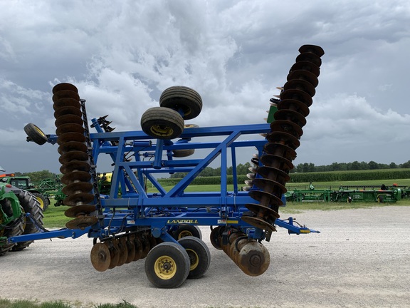 https://photos.machinefinder.com/03/10297803/67429378_large_31658.jpg