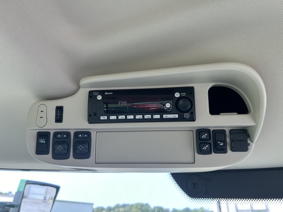 https://photos.machinefinder.com/57/10332657/67315869_large_63184.jpg