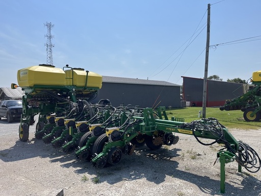https://photos.machinefinder.com/11/10353411/74823466_large_49381.jpg