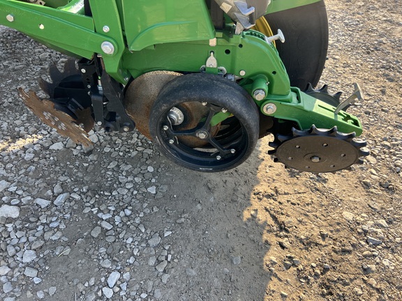 https://photos.machinefinder.com/56/10364756/70745287_large_63647.jpg