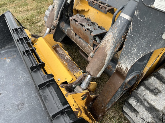 https://photos.machinefinder.com/21/10367721/67950276_large_8798.jpg