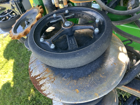 https://photos.machinefinder.com/99/10378999/67098148_large_64308.jpg