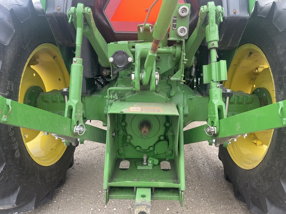 https://photos.machinefinder.com/87/10411187/69869652_large_86102.jpg