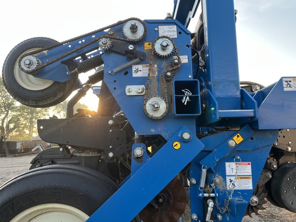 https://photos.machinefinder.com/96/10411996/74868683_large_97336.jpg