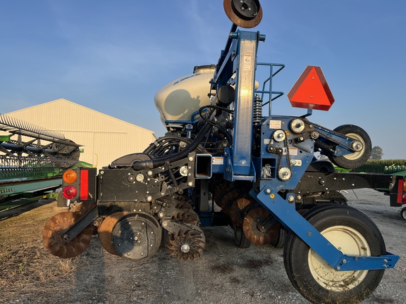 https://photos.machinefinder.com/96/10411996/74868688_large_76193.jpg