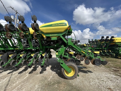 https://photos.machinefinder.com/69/10416169/75763481_large_16877.jpg