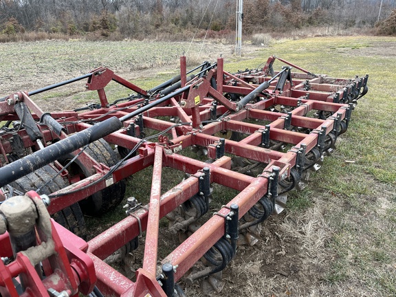 https://photos.machinefinder.com/76/10458676/70677627_large_94737.jpg