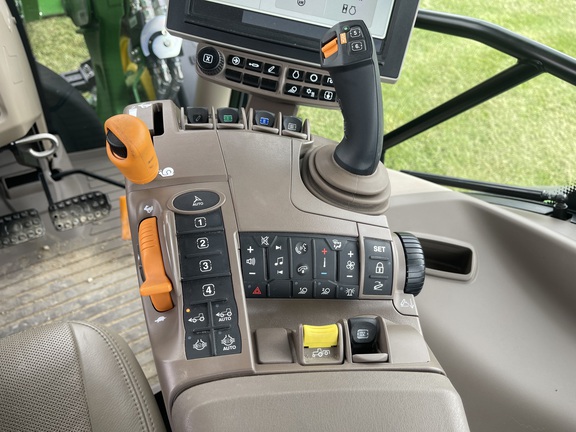 https://photos.machinefinder.com/18/9541718/67713808_large_84401.jpg