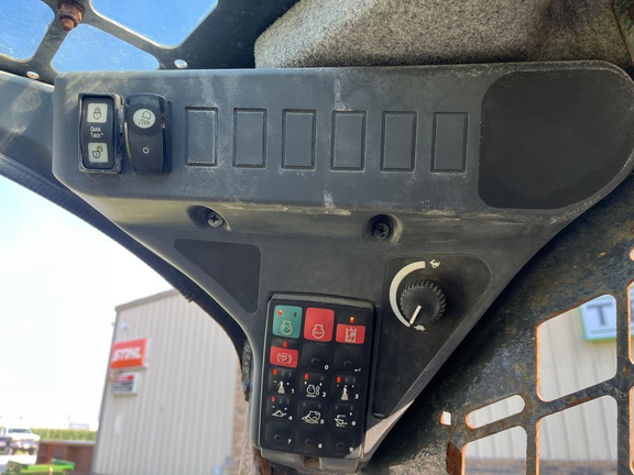 https://photos.machinefinder.com/08/10461508/74808261_large_28214.jpg