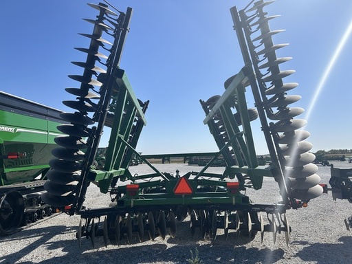 https://photos.machinefinder.com/20/10466820/69070187_large_96311.jpg