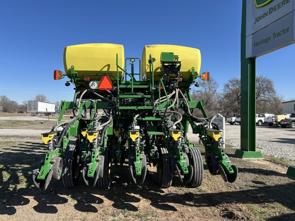 https://photos.machinefinder.com/74/10488674/72306321_large_26122.jpg