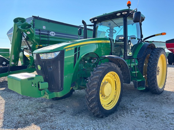 2013 John Deere 8260R