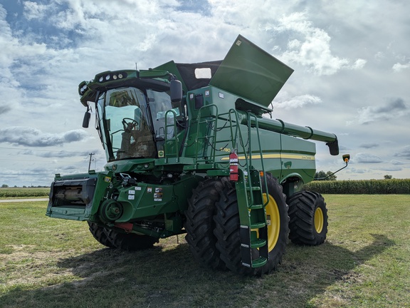 2023 John Deere S780