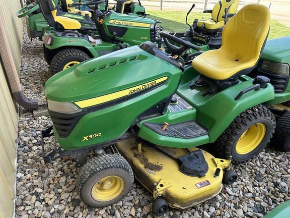 2017 John Deere X590