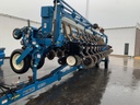2005 Kinze 3650