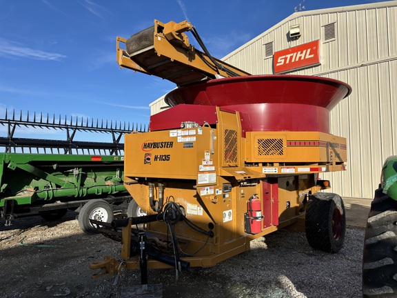 2020 Haybuster H1135