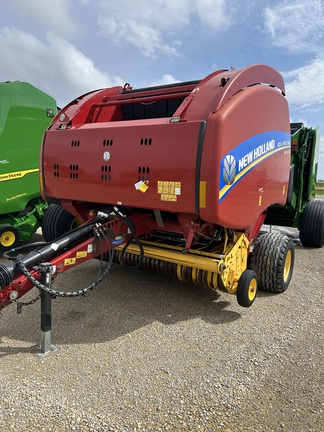2016 New Holland Rollbelt 560