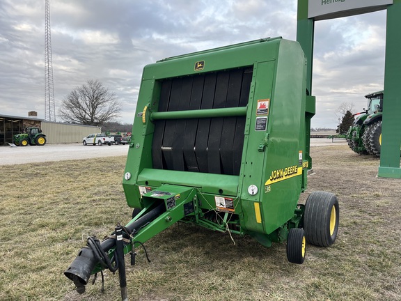 2001 John Deere 567