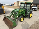 2017 John Deere 3046R