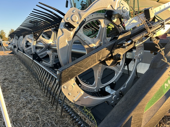 2022 MacDon FD235