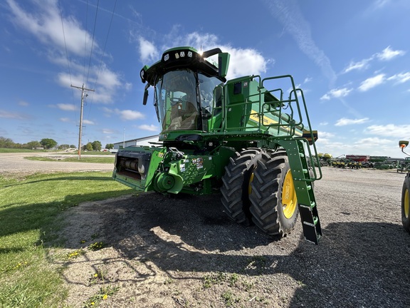 John Deere S7 700 2025
