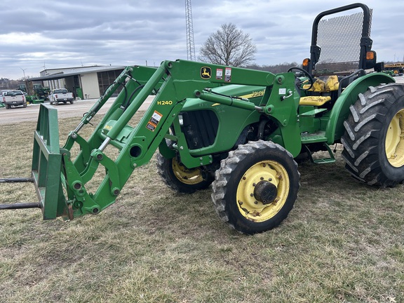 2005 John Deere 5325