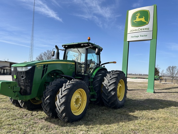 2015 John Deere 8370R