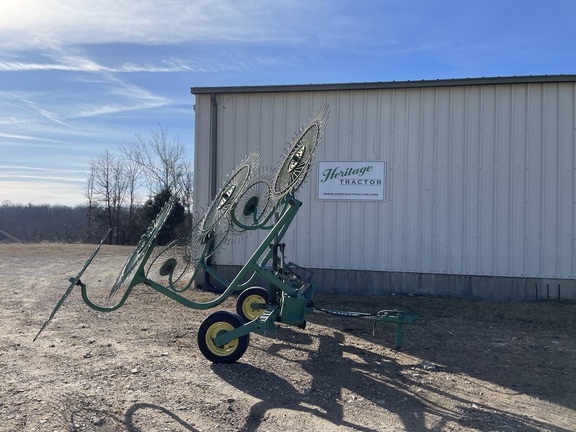 1999 John Deere 702