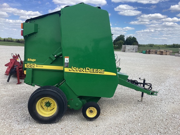John Deere 557 2002