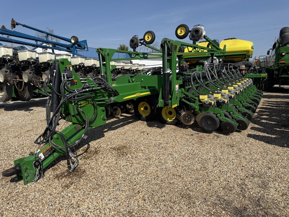 2010 John Deere DB60