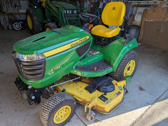2022 John Deere X734