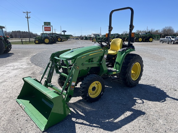John Deere 3038E 2025