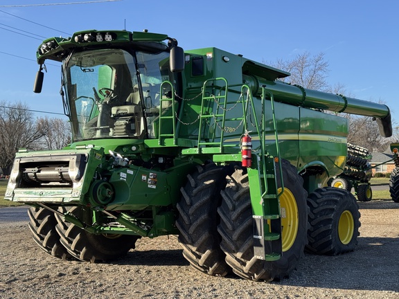 2023 John Deere S780