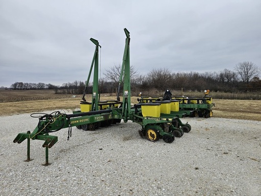 [642399] 1994 John Deere 7200