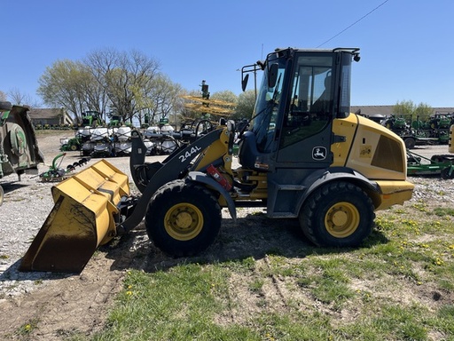 [535396] 2020 John Deere 244L
