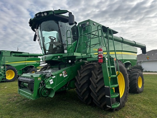 [651990] 2023 John Deere S780