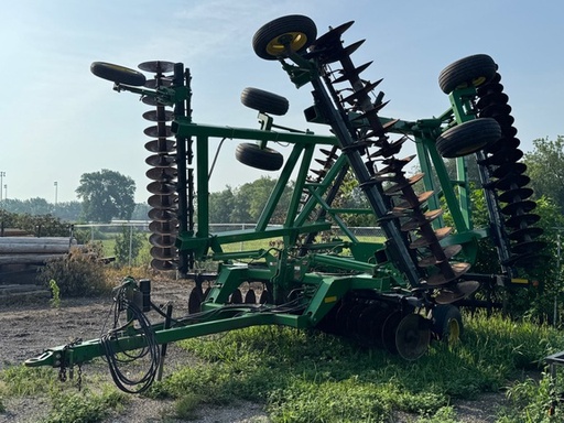 [654189] 2004 John Deere 637