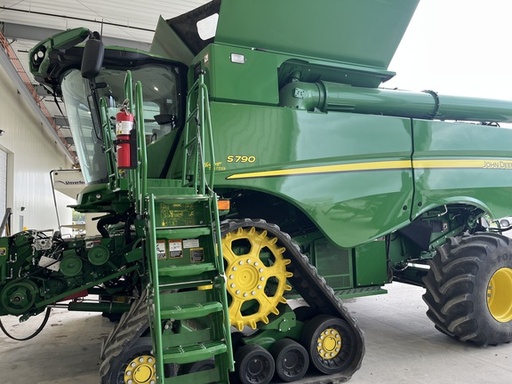 [656966] 2021 John Deere S790