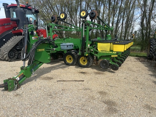 [657351] 2010 John Deere DB44
