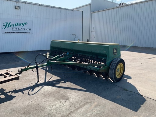 [656117] 1989 John Deere 8300