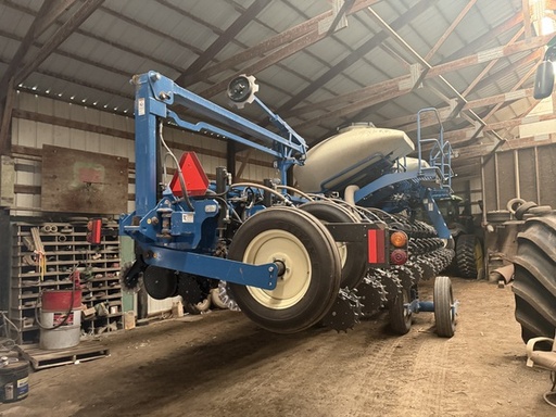 [668279] 2021 Kinze 3665
