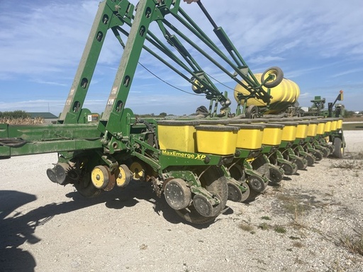 [658659] 2004 John Deere 1770NT