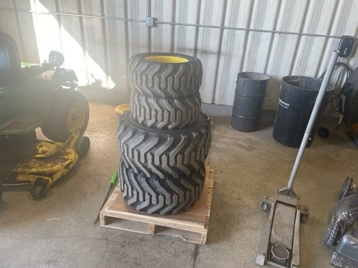 [634766] 2023 John Deere R4 TIRES