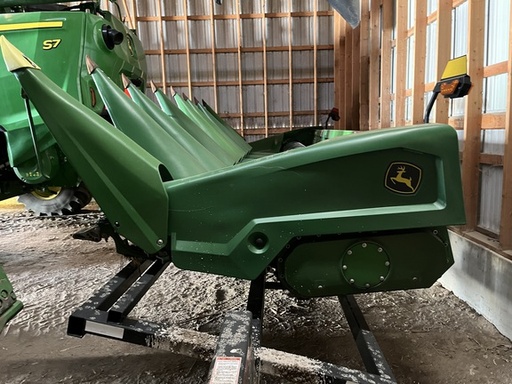 [662859] 2023 John Deere C8R