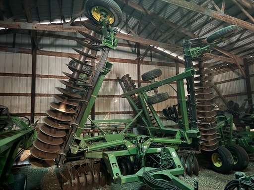 [664366] 2010 John Deere 637