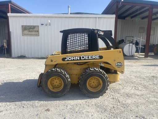 [664257] 2004 John Deere 250-II