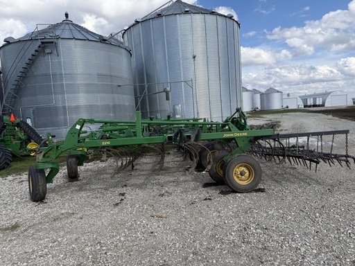 [668462] 2013 John Deere 2210