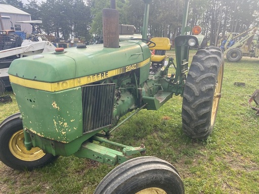 [669011] 1981 John Deere 2640