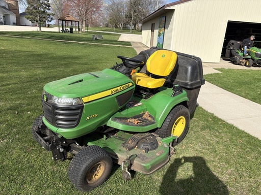 [668569] 2023 John Deere X750